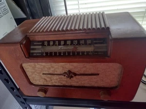 Radio a valvole Farnsworth - Foto 1 di 3