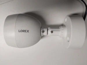 Lorex C883DA Telecamera di sicurezza HD 4K deterrente per interni esterni - Foto 1 di 3