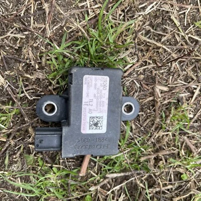 2009-2010 ACURA TSX FRONT DRIVER TIRE PRESSURE INITIATOR SENSOR 24667 - Image 1 of 3