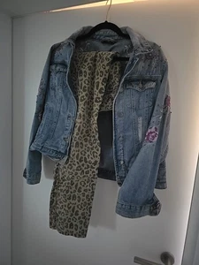 Leoprint Jeanshose 42 Jeansjacke 40 Perlen Blumenstickerei - Bild 1 von 9