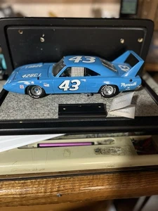 1/24 Franklin Mint 1970 Superbird #43 Richard Petty - Picture 1 of 2