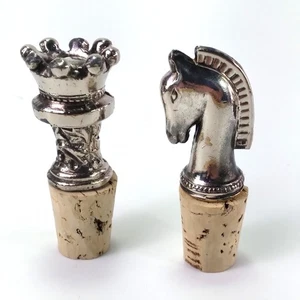 2 Tapones de Botella Temáticos de Ajedrez Caballero y Torre Estaño con Corchos Nuevos Añadidos - Imagen 1 de 5