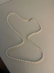 RETRO 1928 FAUX PEARL NECKLACE COSTUME 8MM ROUND CREAM COLOR 18" Long Preowned - Picture 1 of 2