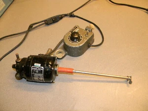 Arthur H Thomas Variable Speed Mixer, Bodine NSE-11F, 3 Output Shafts - Picture 1 of 9