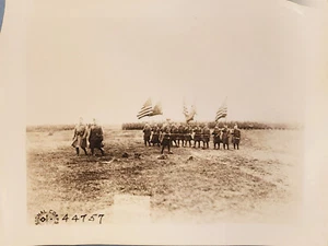 WW1 US Signal Corps Foto der Line of Honor Guard Soldaten mit Fahnen - Bild 1 von 3