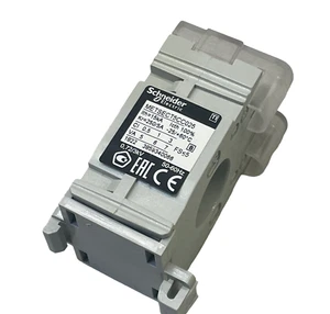 Schneider Current Transformer METSECT5CC025 250A Input, 250:5, 5 A Output, 21mm - Picture 1 of 4