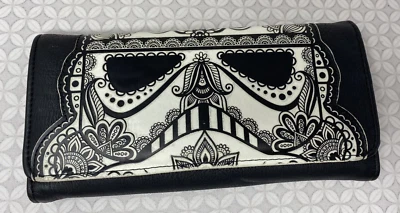 Cartera Loungefly Star Wars Storm Trooper negra blanca calavera de azúcar BIEN USADA Foto 1 de 4