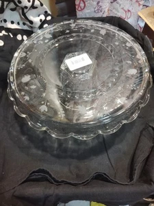 Piatto torta in pizzo Mikasa Cottage su piedistallo nuovo senza scatola L180 - Foto 1 di 7