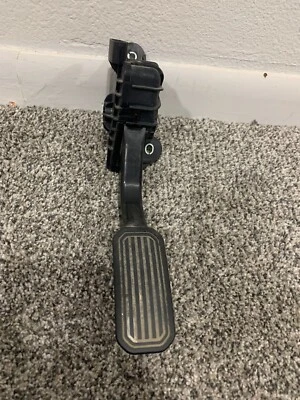 USED 2005-2007 Toyota Sequoia Accelerator Pedal 78120-0C050 - Image 1 of 3