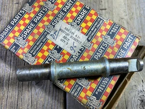 SOPORTE INFERIOR DE BICICLETA RBA 104 ANTIGUO RALEIGH EJE COCIDO PASADORES DE COTTER FRANCESES - Imagen 1 de 3