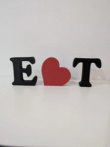 Personalised Decorative Letters Initials Ornament with Heart. Various colours - Picture 1 of 4