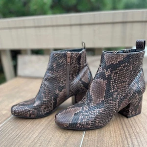 TIME & TRU snake print ankle bootie zipper closure black/brown size 6 - Picture 1 of 7