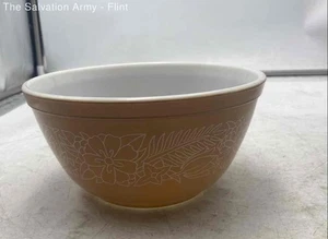 Pyrex Woodland Brown Floral Print 402 & 404 Round Shape Mixing Bowls Set Of 2 - Picture 1 of 6