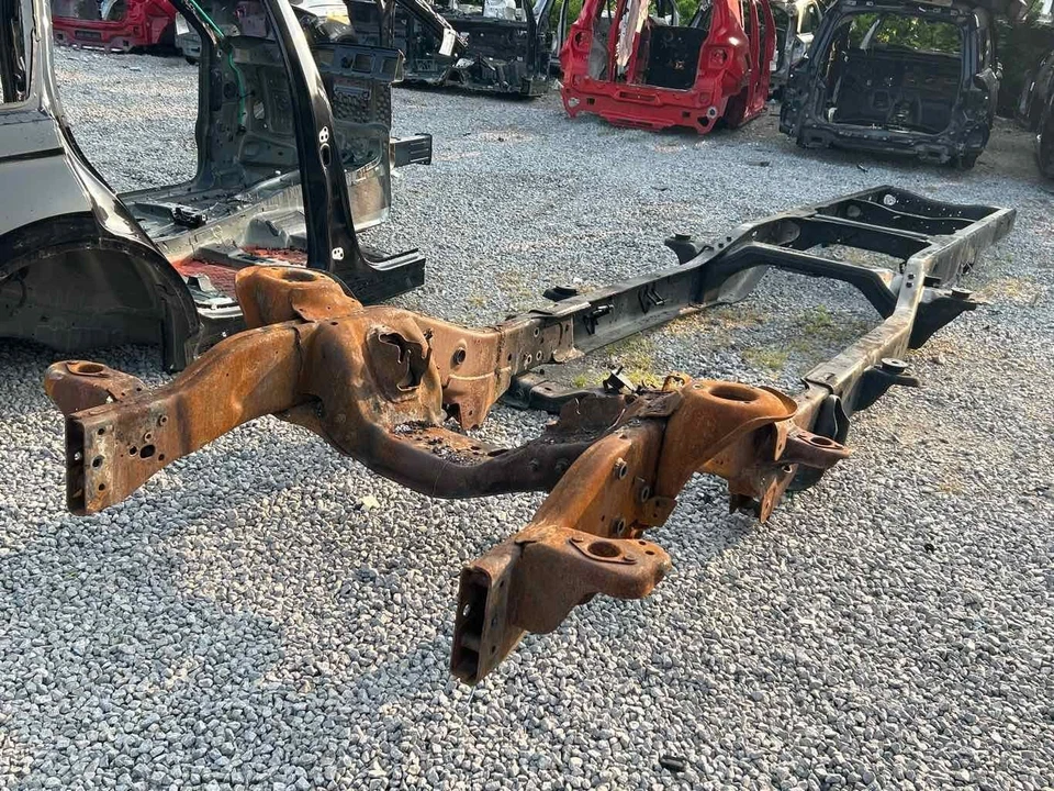 2019 - 2020 RAM 5500 4X4 173.4" WHEELBASE CREW CAB CHASSIS FRAME OEM 68353562AC Foto 1 de 4