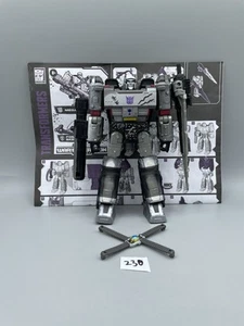 Hasbro Transformers War For Cybertron Trilogy Netflix Megatron Complete - Picture 1 of 7