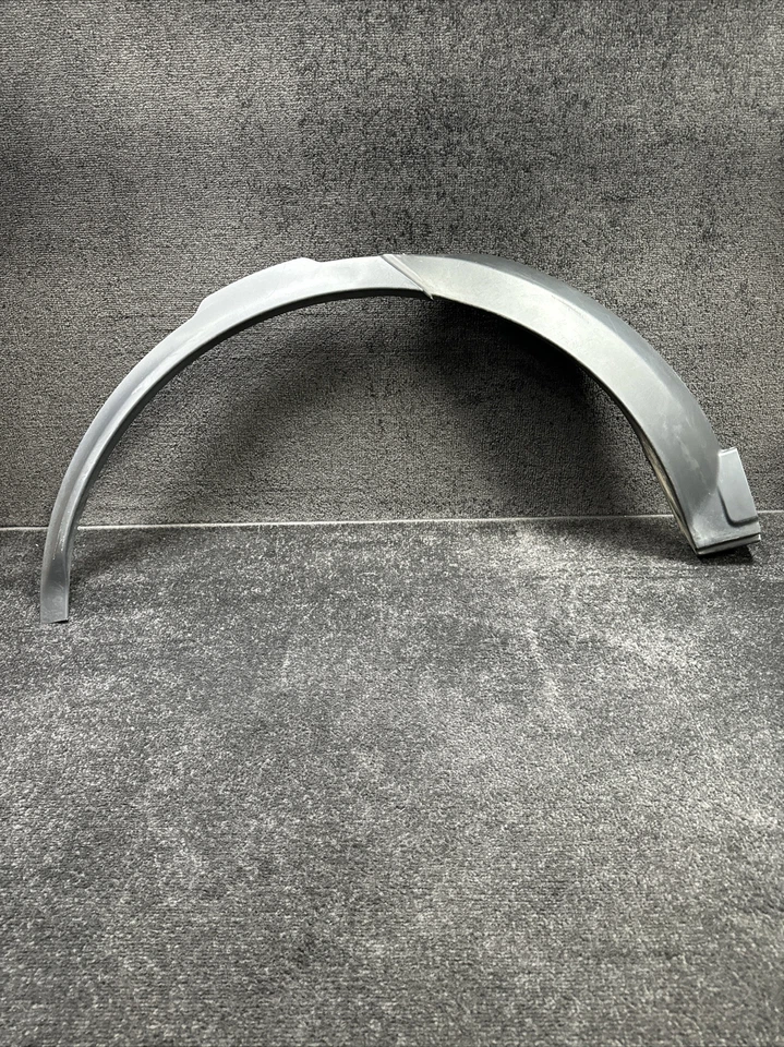 Land Rover Discovery 2018 guardabarros trasero derecho moldeado OEM HY32290E32AC Foto 1 de 4