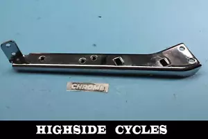 1415 04 HARLEY-DAVIDSON ROAD KING RIGHT CHROME RIGHT SADDLEBAG GUARD RAIL BRACKE - Picture 1 of 12