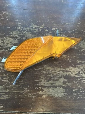 PARAGOLPES LATERAL IZQUIERDO PORSCHE CAYENNE S/TURBO 2003-2010 INTERMITENTE OEM Foto 1 de 4