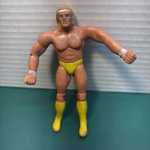 1985 Titan Sports WWE Hulk Hogan Bendable Action Figure 4 Inch - Bild 1 von 8