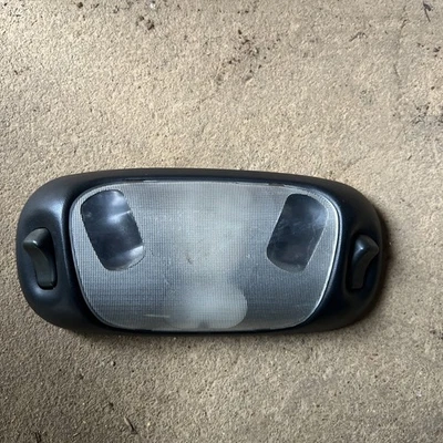 Luz de mapa domo negra GT Ford Mustang Bronco Super Duty F-150 F250 97-04 Foto 1 de 2