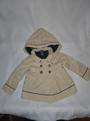 Impermeable Nautica Niños Caqui con Borde Azul Marino Con Capucha Forrado Náutico 12 Meses Niñas Foto 1 de 4