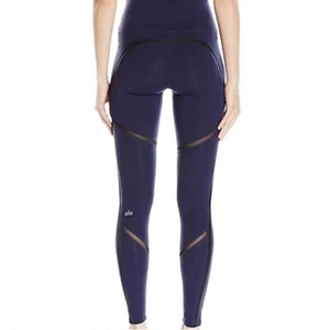 ALO Yoga Continuity Capri Legging In Rich Navy Size XS - Picture 1 of 12