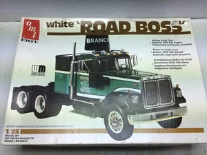 AMT Vintage White Road Boss Branch Series Truck Model #6642 STARTED - Picture 1 of 7