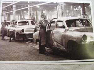 1948 TUCKER ASSEMBLY LINE 11 X 17  PHOTO  PICTURE - Bild 1 von 1