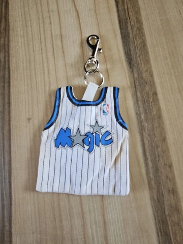 Vintage Orlando Magic NBA Money/Coin Purse Backpack Clip Keychain Jersey 1996 Cover