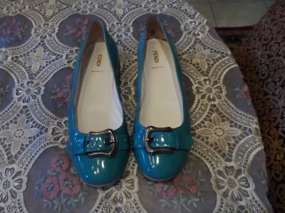 Zapatos planos de ballet Fendi de charol verde aguamarina con detalle de hebilla talla EU 40 - US 10 Foto 1 de 4