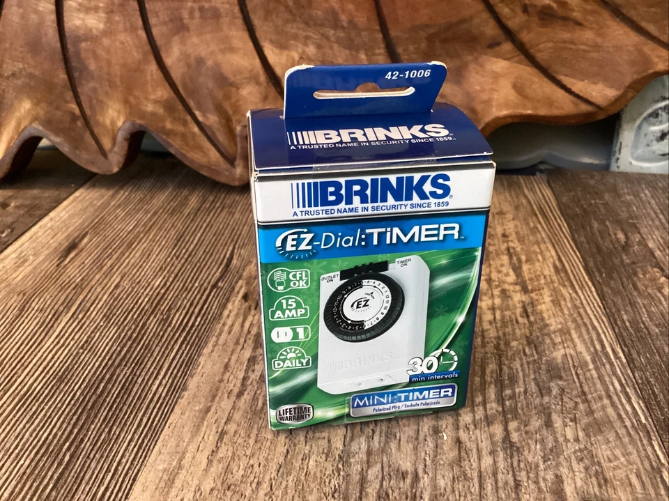 Brinks Polarized 24 Hrs. Programable Outlet Mini Timer A000093v