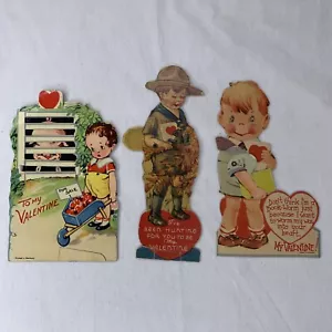 Lote de tarjetas de San Valentín de colección de los años 40 (3) niños movimiento mecánico libro boy scout gusano cerdo - Imagen 1 de 8