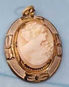 Broche camafeo vintage renacentista tallado concha antiguo tono dorado colgante LOCKET 1,5" - Imagen 1 de 4