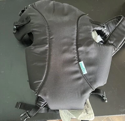 Mochila portabebés Evenflo para uso frontal negra - A0061 Foto 1 de 3