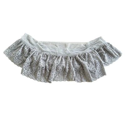 Bralette Victoria's Secret Grande de Encaje Gris Plateado Recortado Fuera del Hombro Volantes Foto 1 de 4