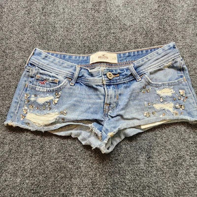 Micro Pantalones Cortos de Jean Hollister Y2K Distressed de tiro bajo adornado, Talla 26 Foto 1 de 2