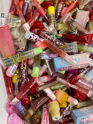 50 Lipgloss/ Lip Oil Tubes Wholesale For Reselling Resale Bulk - Image 1 of 3
