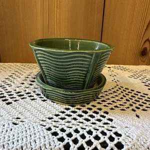 McCoy Green Wavy Lines Planter Plant Pot 2 1/2” - Picture 1 of 6