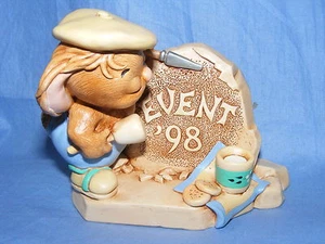 Pieza de evento Pendelfin Rabbit Rockafella 1998 en caja hecha en Inglaterra Burnley - Imagen 1 de 2