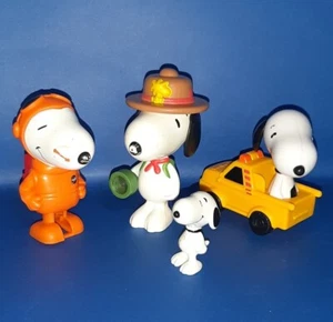 Snoopy Figura Peanuts Lot Charlie Peluche Brown Muñeco de Nieve Plush Muñeca Toy - Imagen 1 de 2