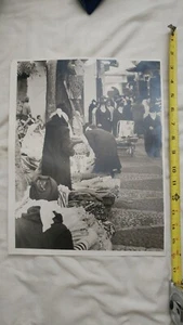 Rara De Colección Anitca Blanco y Negro Mercado de Oriente Medio Mujeres Musulmanas Imagen - Imagen 1 de 3