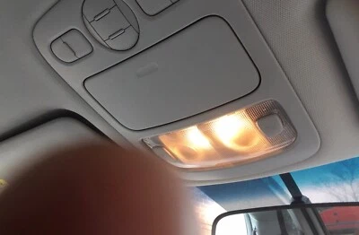 ESPEJO Y LUZ DE TECHO KIA SEDONA 🚌 2006 a 2013 Foto 1 de 4