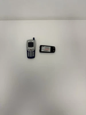 Samsung SGH-C225 - T-Mobile - Blue and Silver With Battery - Image 1 of 4