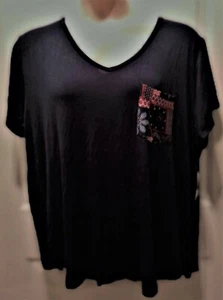 NWT Justify Navy S/S T-Shirt - Red Print Chest Pocket - Women's Size 2X - Picture 1 of 7
