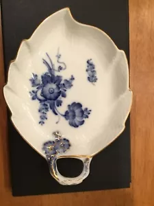 Royal Copenhagen Blue Flowers 10/1597 Leaf Bowl Dish - Rare Gilt Version - Picture 1 of 9