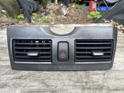 00-01 英菲尼迪 I30 中心仪表板空调加热器通风口挡板 原始设备制造商 — 第 1/4 张图片