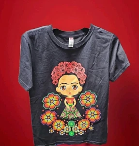 Camiseta Otomí Mexicana Frida Kahlo Dibujos Animados Estampado Completo Gráfico Talla Pequeña - Imagen 1 de 5