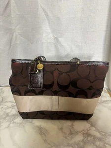 Borsa Coach modello logo marrone beige usata - Foto 1 di 5