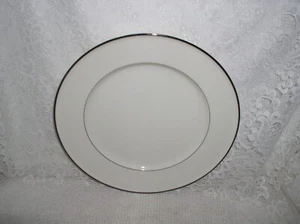 Mikasa Stanton Platinum Japan Fine Ivory LAD11 Speiseteller - Bild 1 von 3