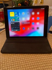Apple iPad Modell A1954, Spacegrau, 32GB, WIFI + Cellular - Bild 1 von 11